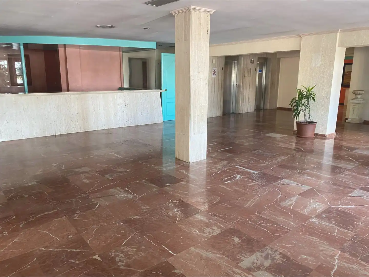 Home with terrace for sale in Calle Sector Laguna del Sopetón, imagen 4