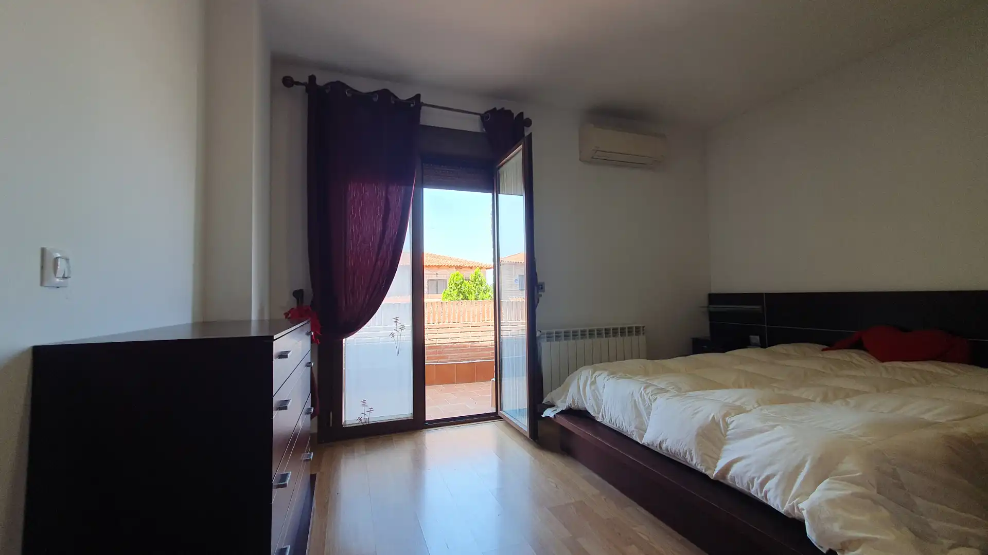 Dormitori de Casa adosada en venda en Olías del Rey amb Aire condicionat, Calefacció i Jardí privat