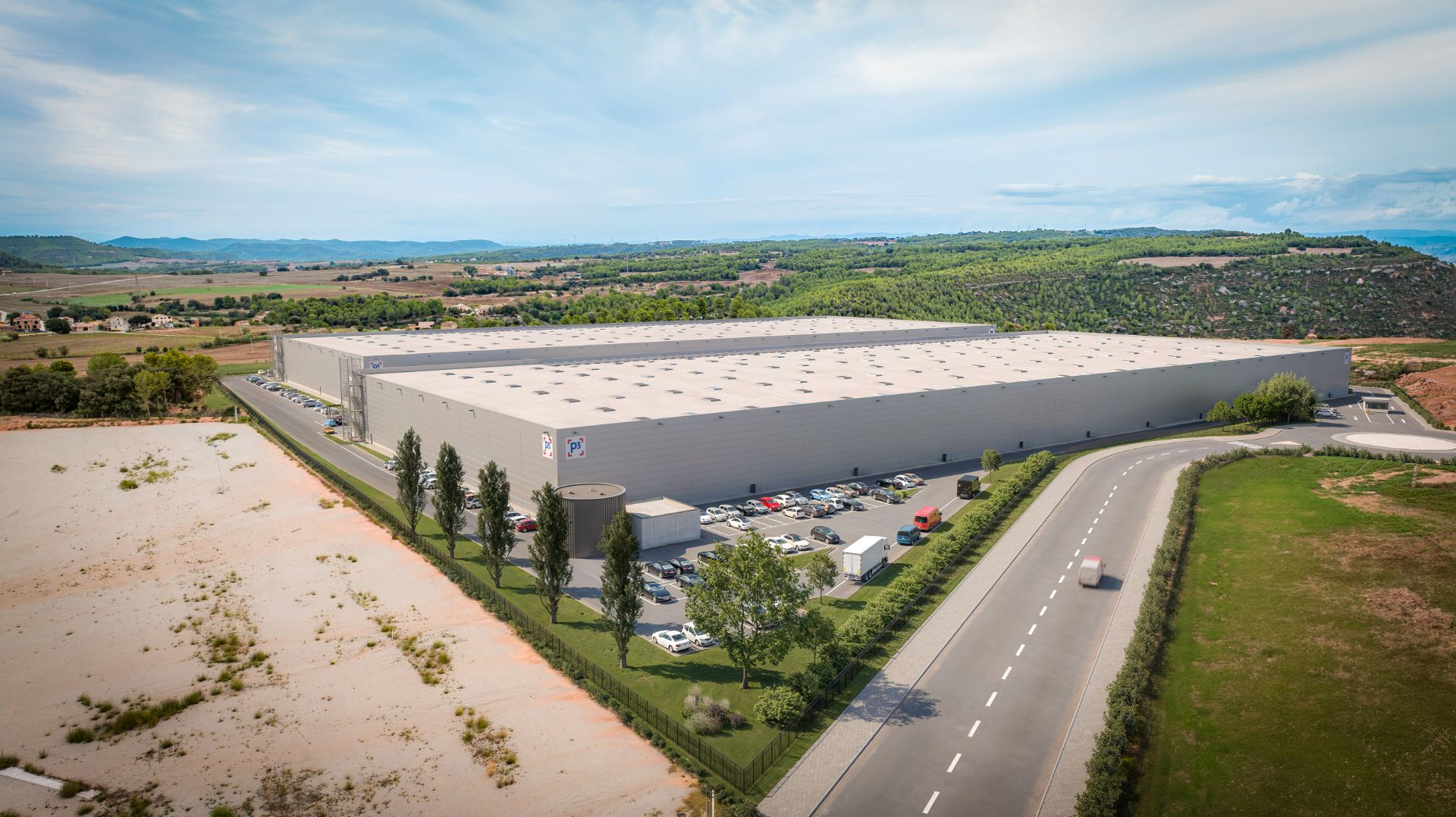 Vista exterior de Nau industrial de lloguer en Rajadell amb Calefacció i Alarma