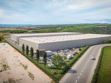 Industrial building with lift to rent in Carrer dels Ametllers 8