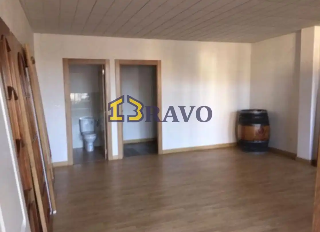 Local commercial à vendre à Valle de Losa