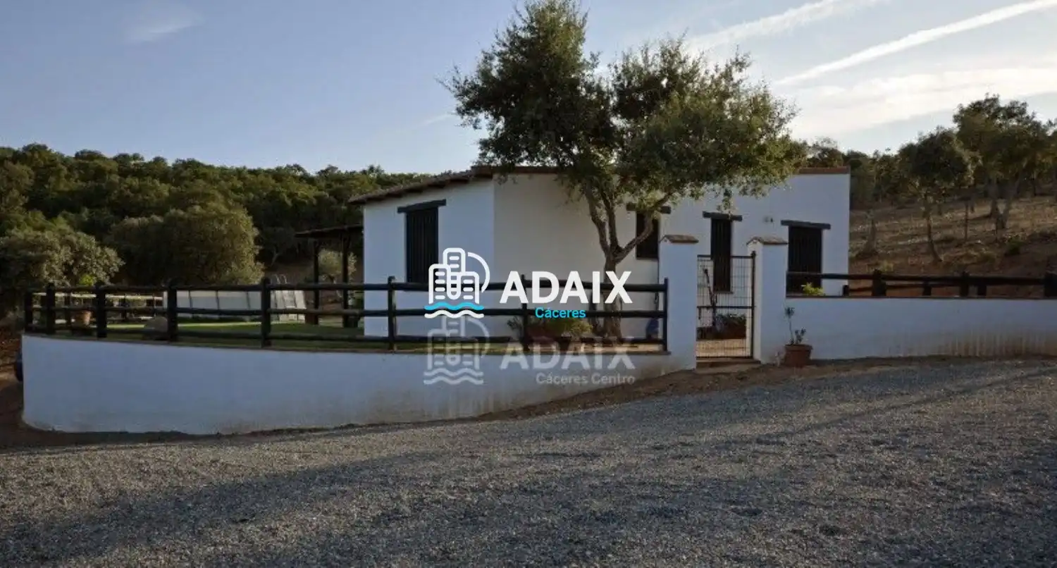 Jardín de Finca rústica en venta en Aliseda con Aire acondicionado y Terraza
