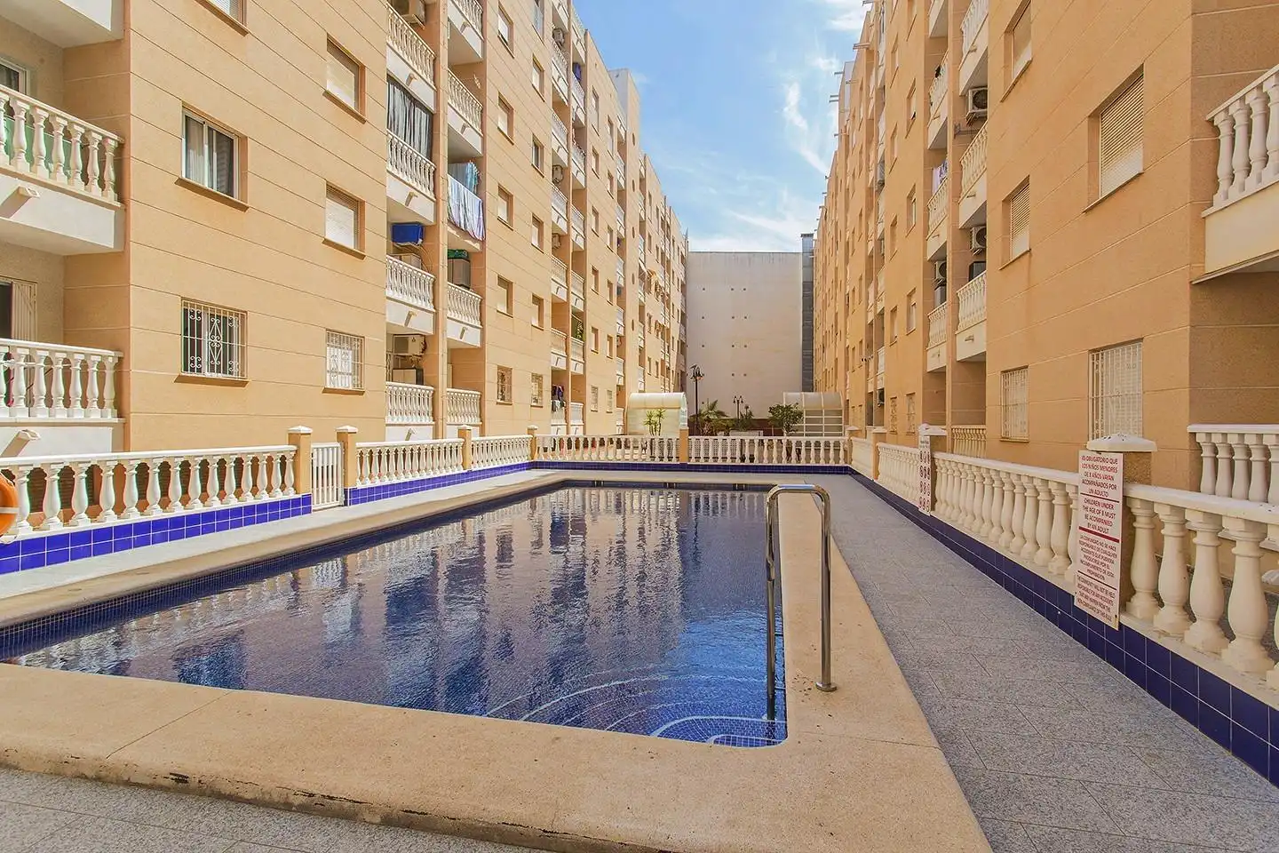 Swimming pool of Flat for sale in Torrevieja  with Terrace, Furnished and Balcony