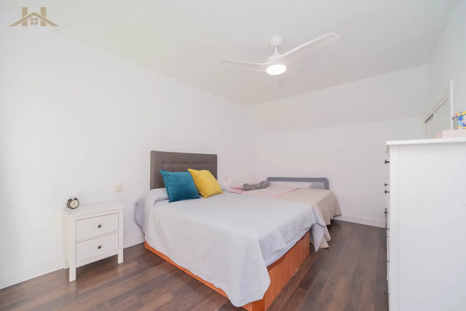 Bedroom of Attic for sale in Boadilla del Monte  with Air Conditioner, Heating and Private garden