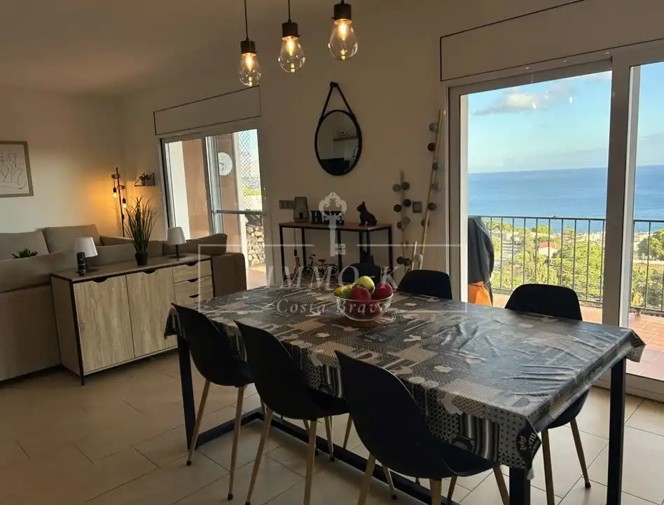 Menjador de Apartament en venda en Llançà amb Terrassa