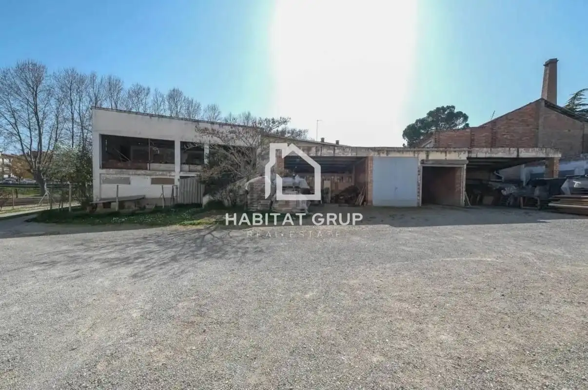 Vista exterior de Casa o xalet en venda en Torelló amb Jardí privat i Terrassa