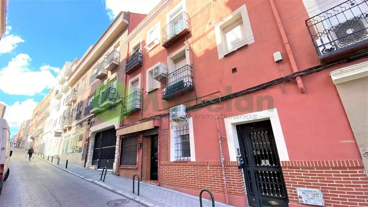 Vista exterior de Estudio en venta en  Madrid Capital con Aire acondicionado, Calefacción y Amueblado