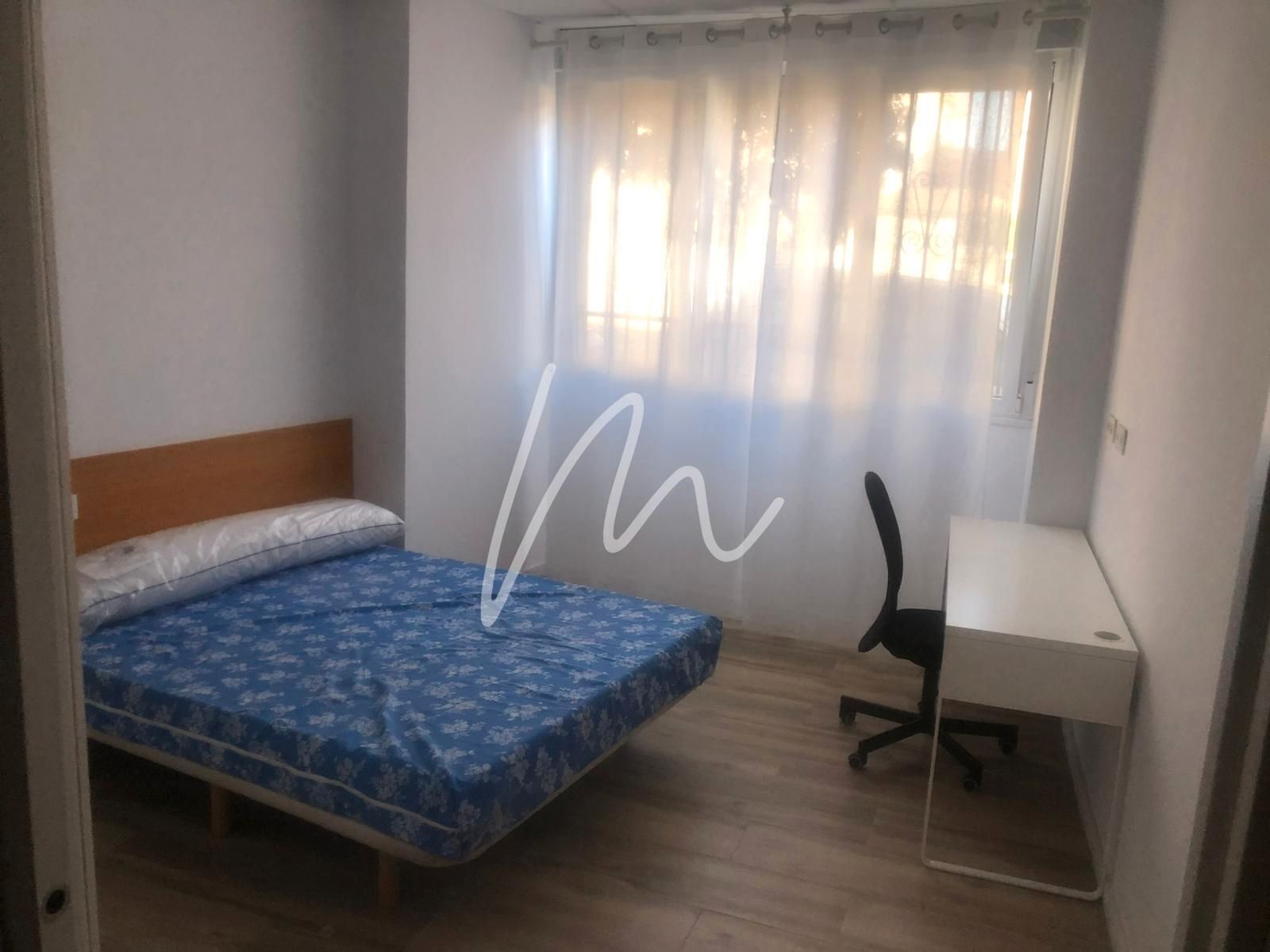 Bedroom of Flat to rent in  Valencia Capital  with Parquet flooring, Terrace and Furnished