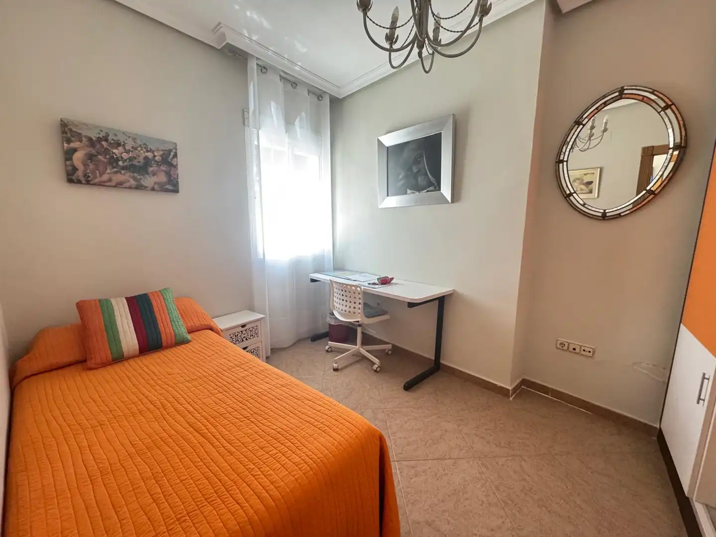 Dormitori de Casa o xalet en venda en Andújar amb Aire condicionat, Terrassa i Moblat