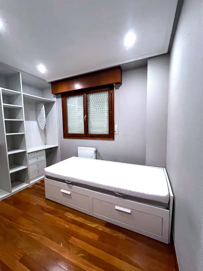 Habitación de Planta baja en venta en Castro-Urdiales con Calefacción, Jardín privado y Parquet