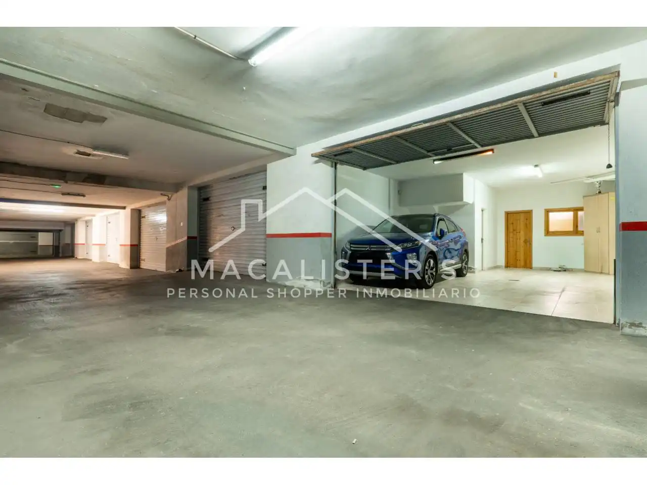 Parking de Casa adosada en venta en Vilassar de Mar con Aire acondicionado, Calefacción y Jardín privado