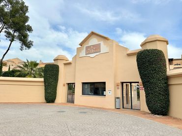 Apartamento con piscina en venta en Nueva Andalucía
