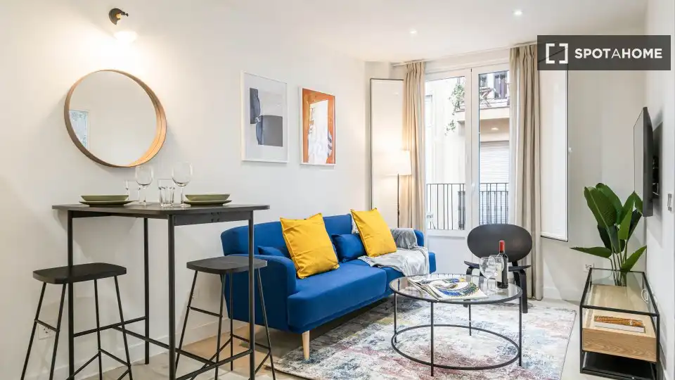 Flat with terrace to rent in Centro