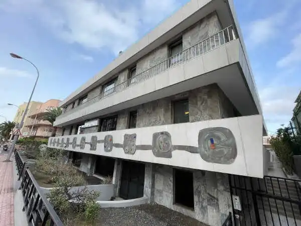 Vista exterior de Oficina en venda en Las Palmas de Gran Canaria amb Aire condicionat i Calefacció