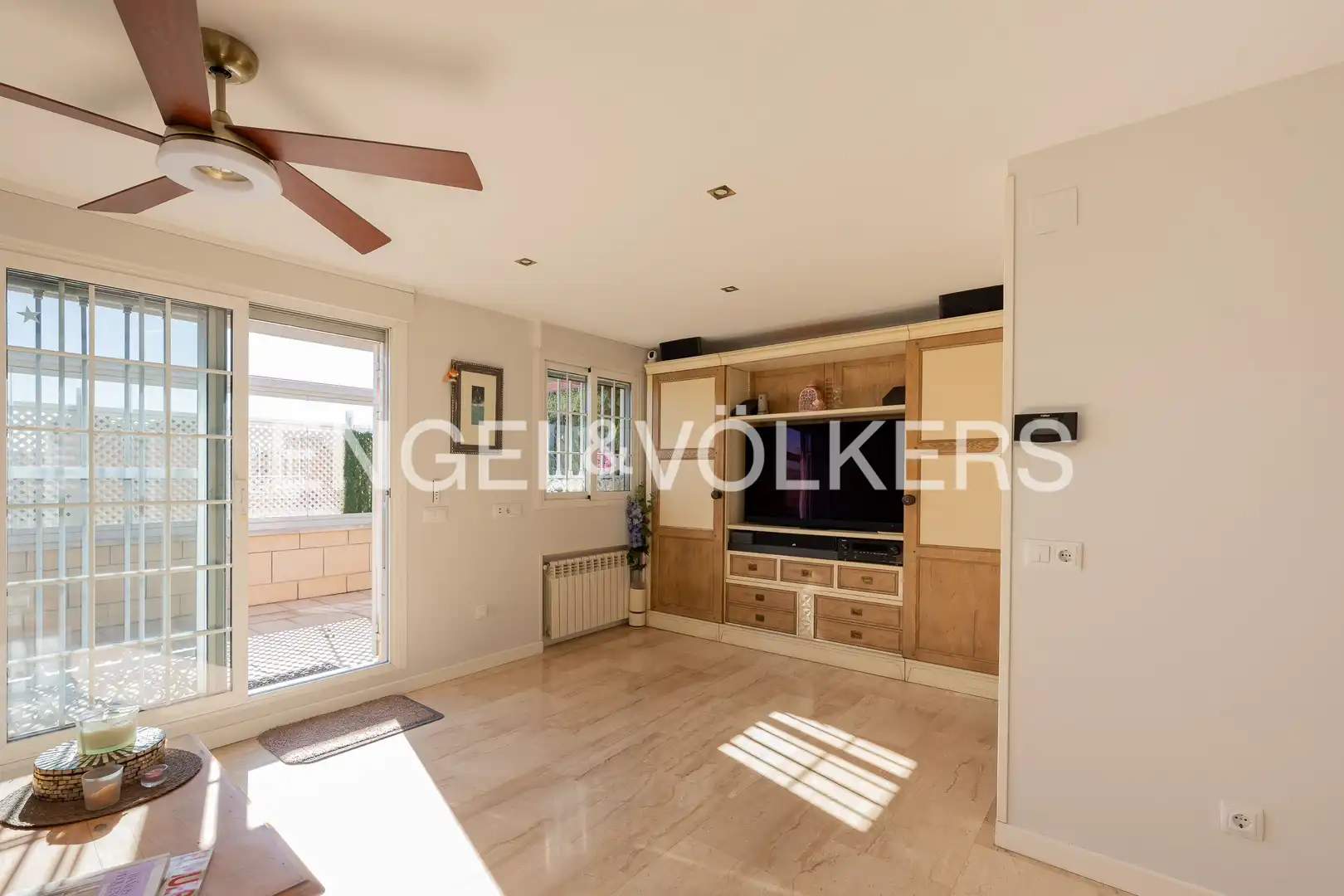 Wohnzimmer von Dachboden zum Verkauf in  Madrid Capital mit Klimaanlage, Heizung und Privatgarten