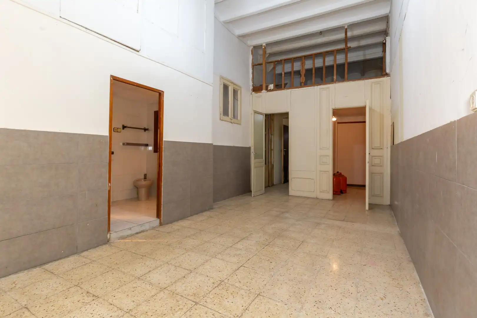 Planta baja en venta en Barcelona con Terraza, Amueblado y Balcón