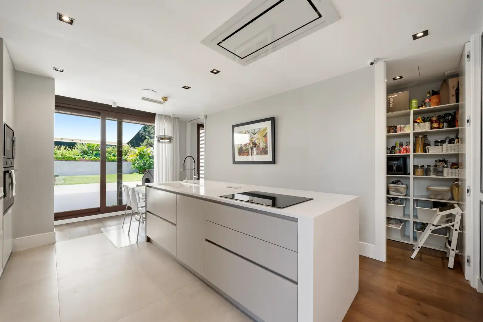 Cocina de Casa o chalet en venta en Las Rozas de Madrid con Aire acondicionado, Calefacción y Jardín privado