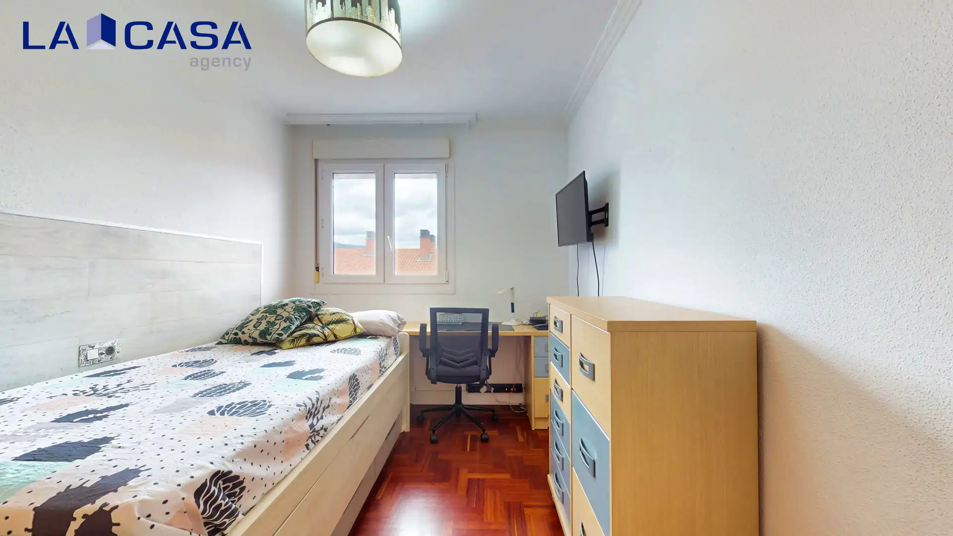 Habitación de Piso en venta en Bilbao  con Trastero y Balcón