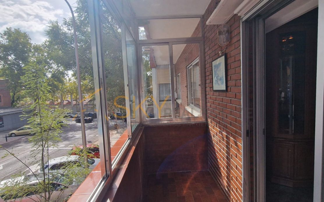 Balcony of Flat for sale in  Madrid Capital  with Furnished