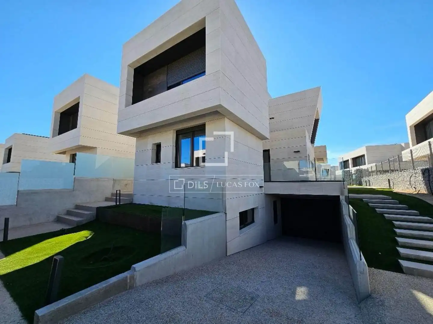 Casa rústica amb piscina de lloguer a Los Satélites - Roza Martín