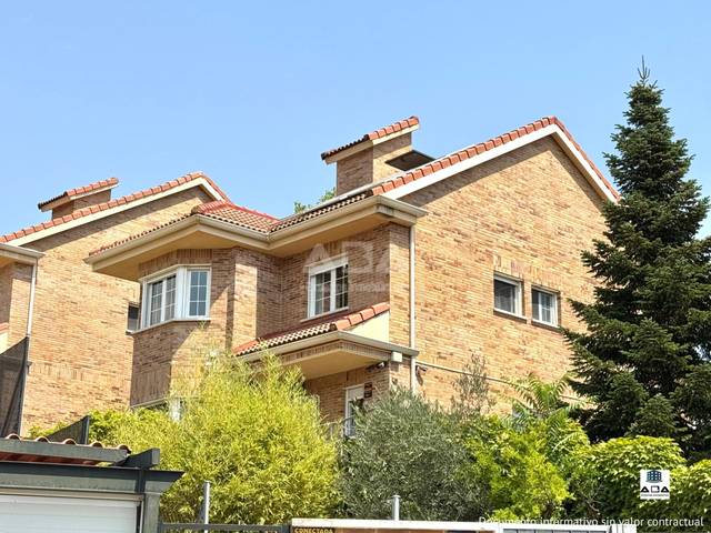 Casa-chalet en Venta en Calle Monte Alto en El Monte