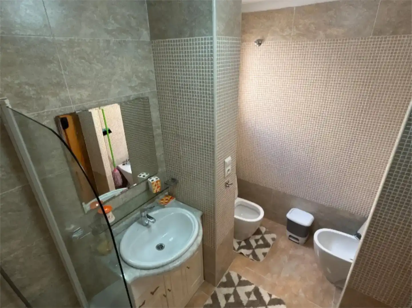 Baño de Piso en venta en Almoradí con Aire acondicionado, Piscina y Amueblado