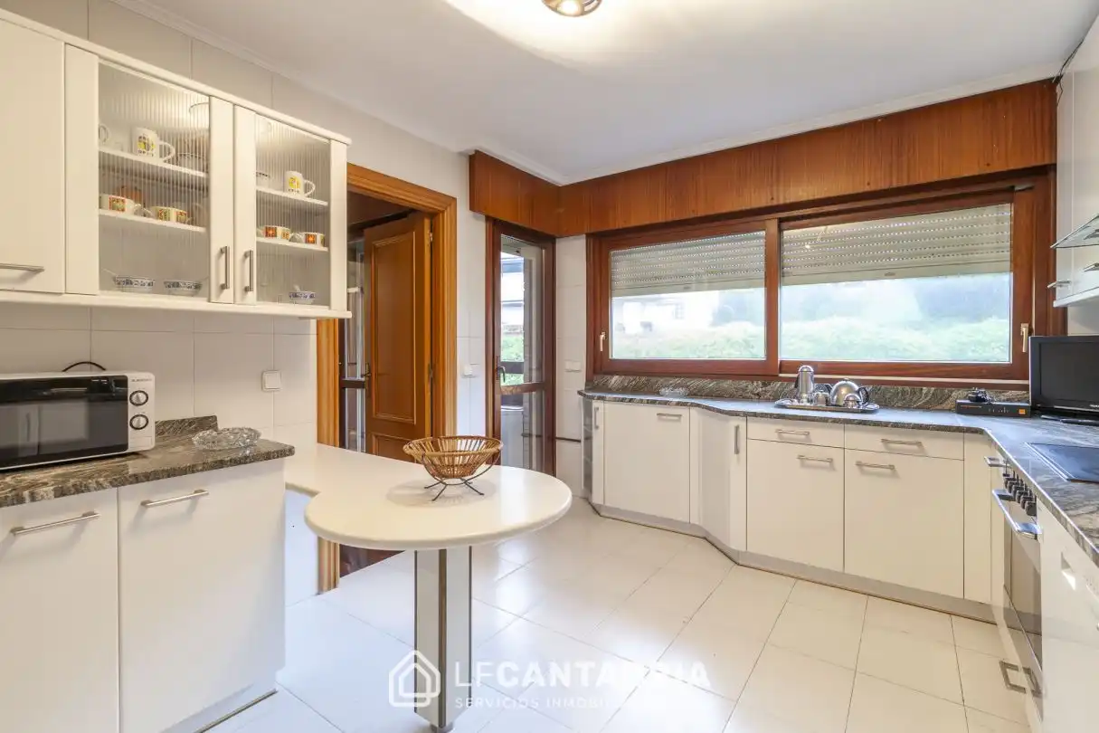 Cocina de Dúplex en venta en Santander con Calefacción y Terraza