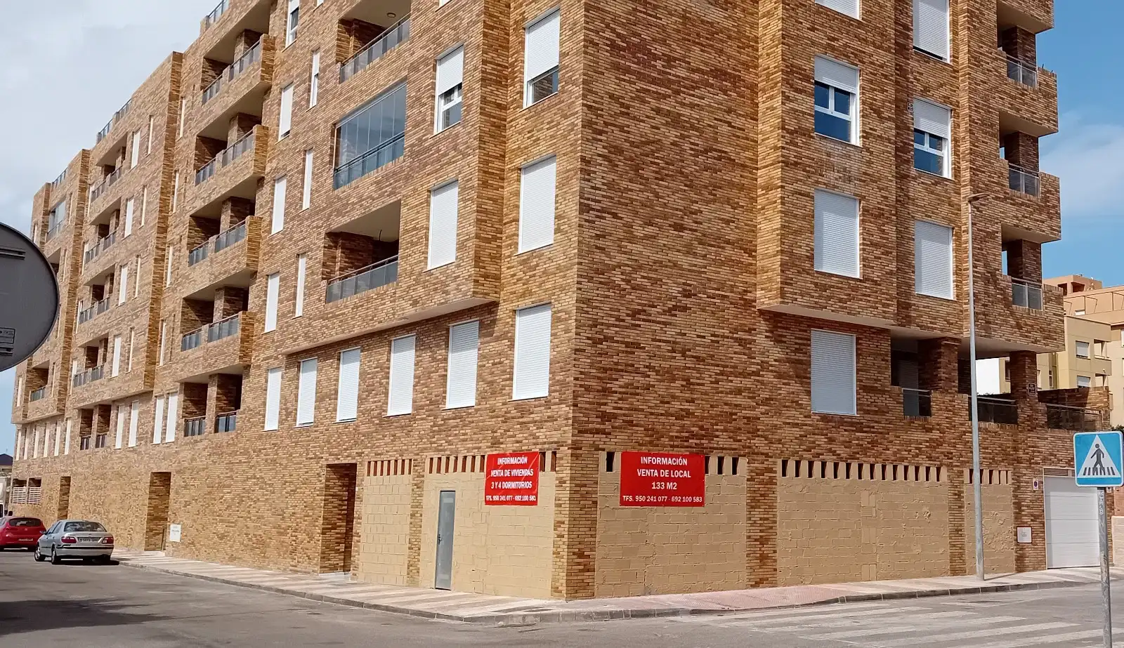 Vista exterior de Local en venta en Roquetas de Mar