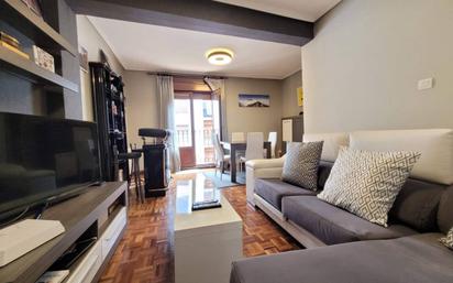 Living room of Flat for sale in Bilbao   with Heating, Parquet flooring and Balcony