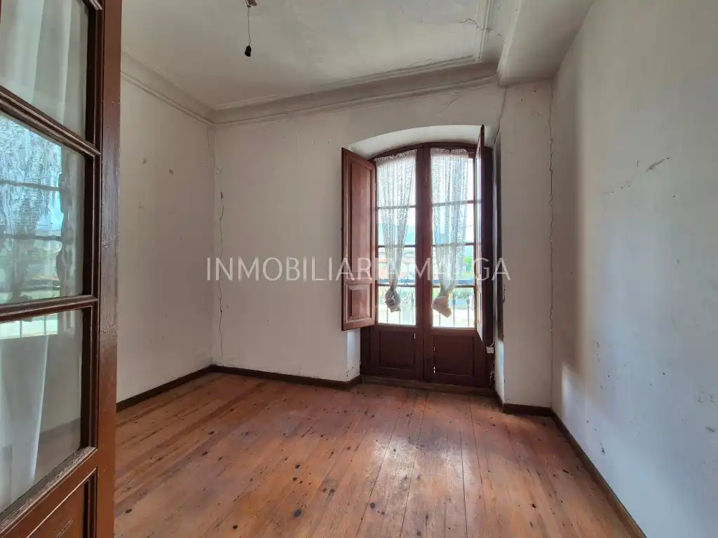 Sala d'estar de Casa o xalet en venda en Colunga amb Jardí privat