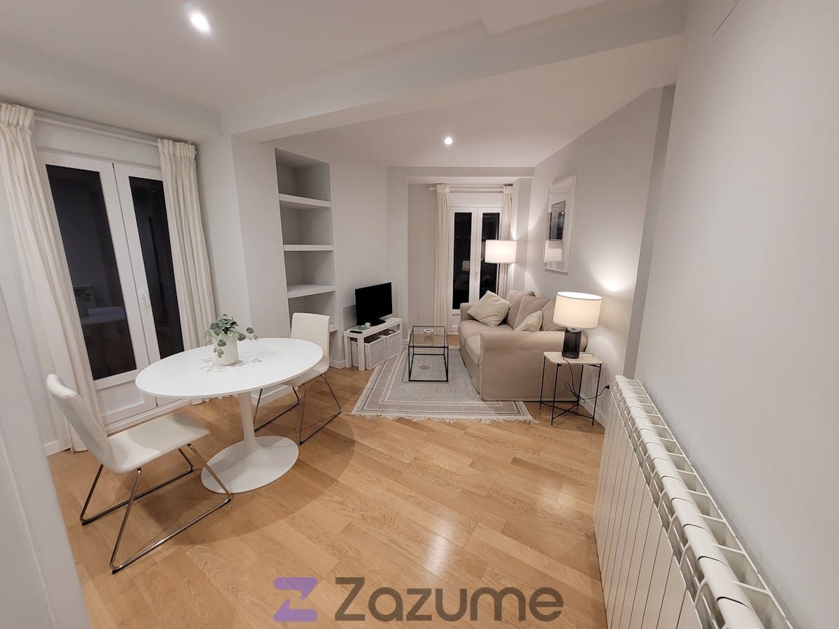 Sala d'estar de Pis de lloguer en Segovia Capital amb Calefacció, Parquet i Moblat