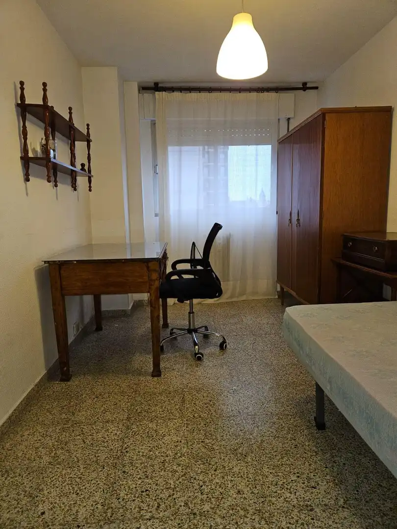 Bedroom of Flat for rent in Genil