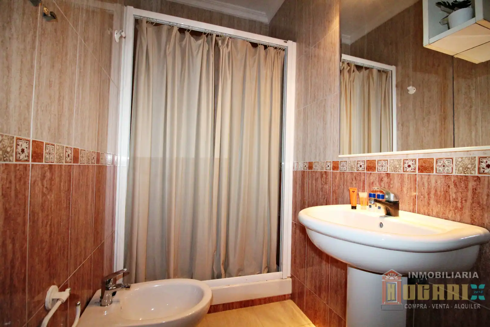 Badezimmer von Dachboden zum Verkauf in Huelva mit Terrasse