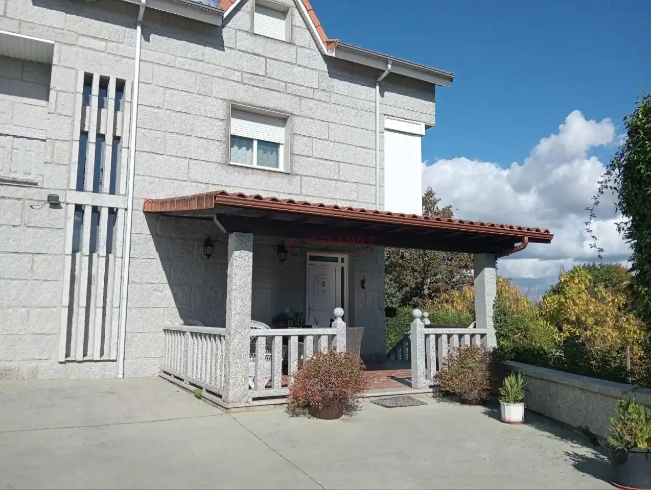Exterior view of Houses for sale in Toén  with Heating, Private garden and Terrace