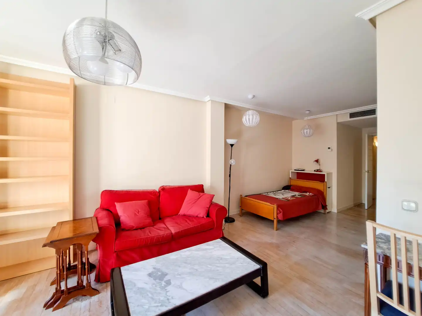 Sala d'estar de Estudi en venda en Madrid amb Aire condicionat, Calefacció i Parquet