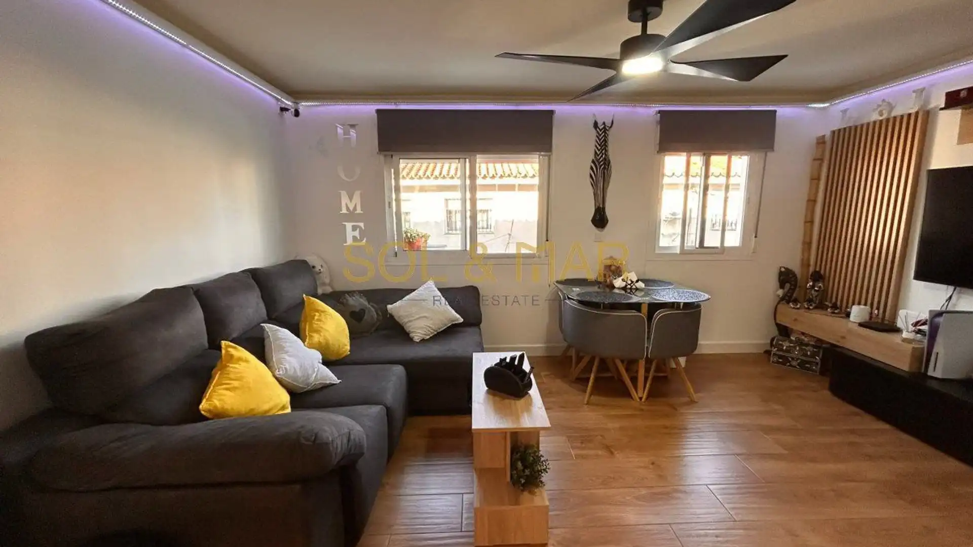 Living room of Flat for sale in Torremolinos  with Air Conditioner, Heating and Furnished