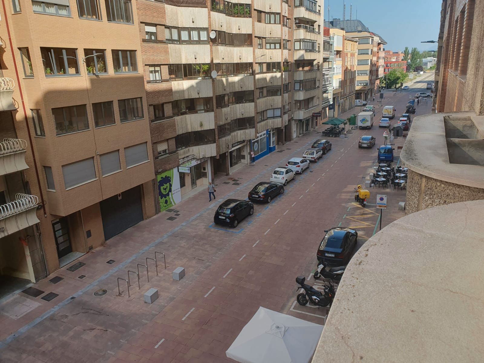 Exterior view of Flat for sale in León Capital   with Heating, Parquet flooring and Terrace