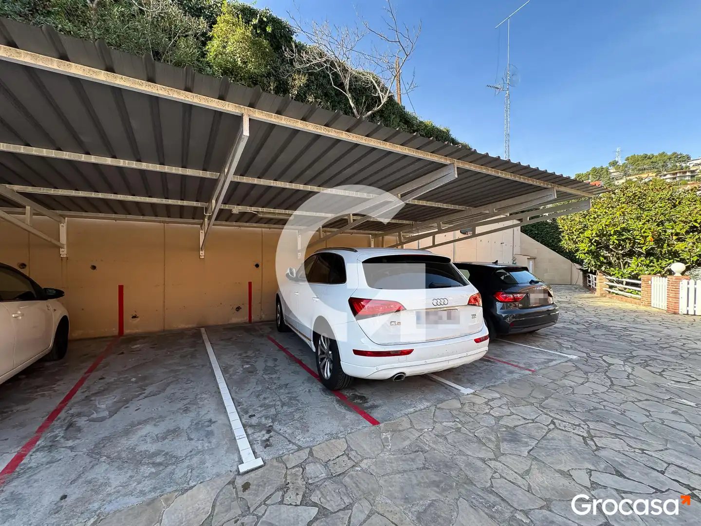 Parking de Casa o chalet en venta en Vallirana con Aire acondicionado, Calefacción y Jardín privado