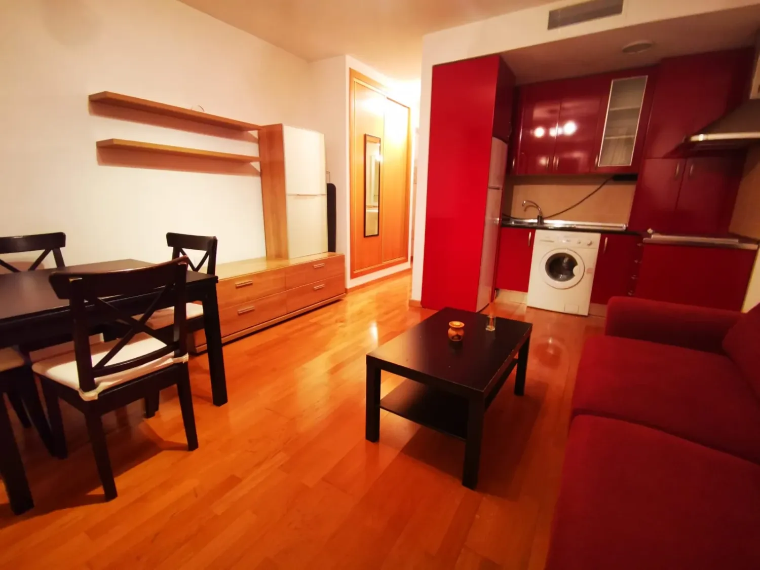 Sala d'estar de Estudi de lloguer en  Murcia Capital amb Aire condicionat, Moblat i Rentadora