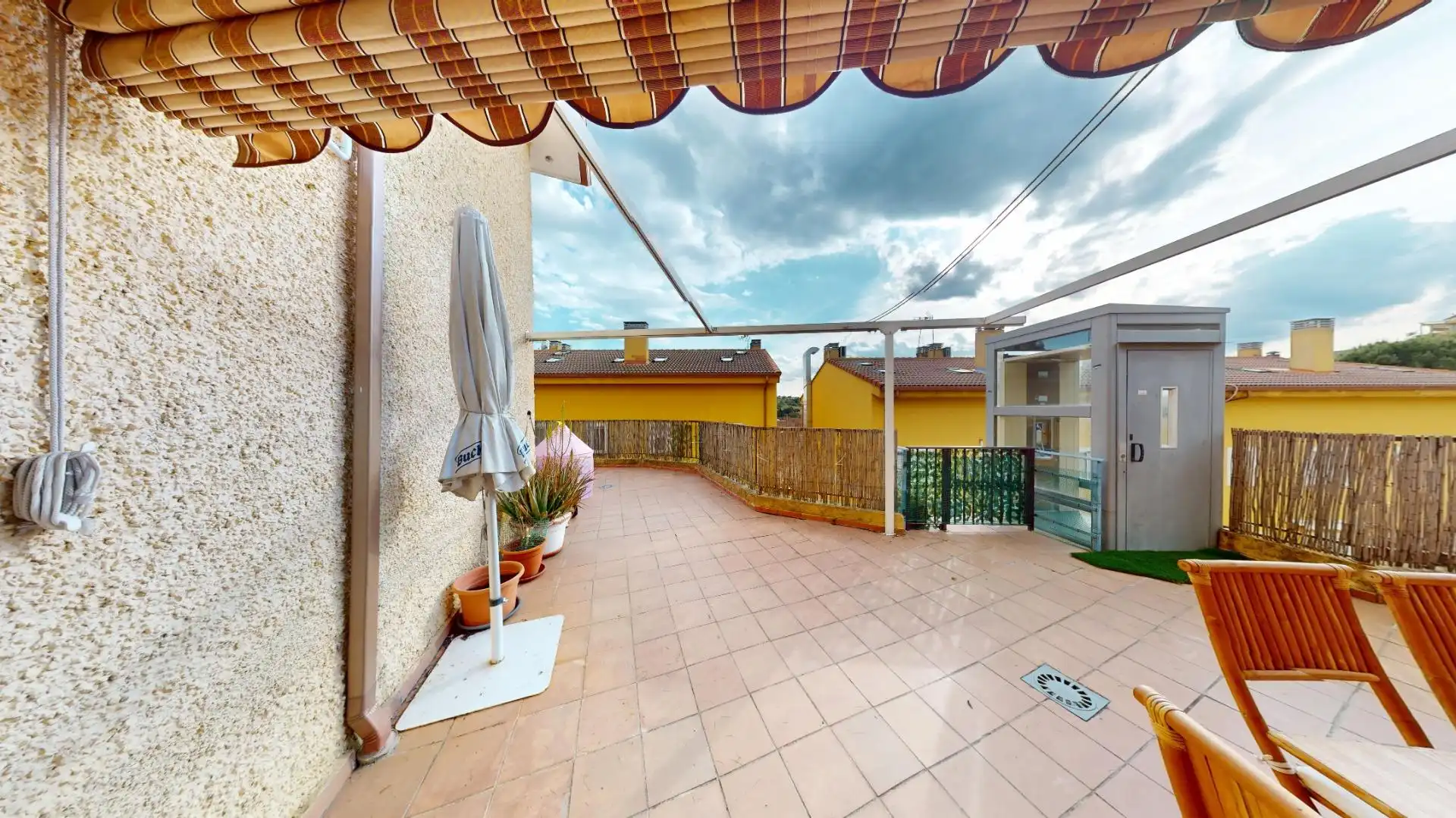 Terraza de Casa o chalet en venta en El Molar (Madrid) con Aire acondicionado, Calefacción y Jardín privado