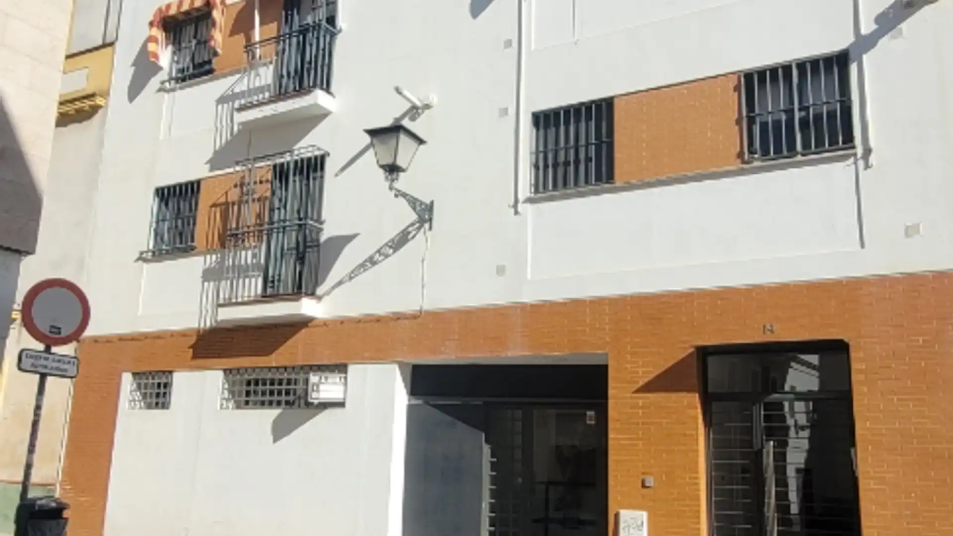 Exterior view of Premises for sale in  Sevilla Capital  with Air Conditioner