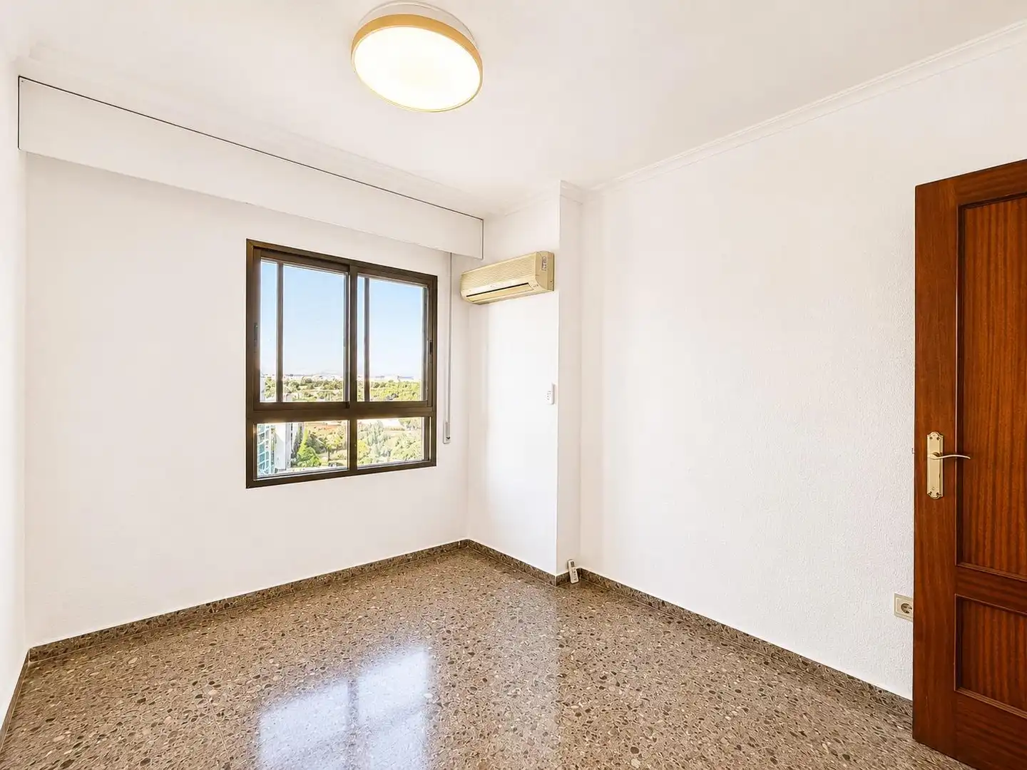 Bedroom of Flat for rent in Paterna  with Balcony