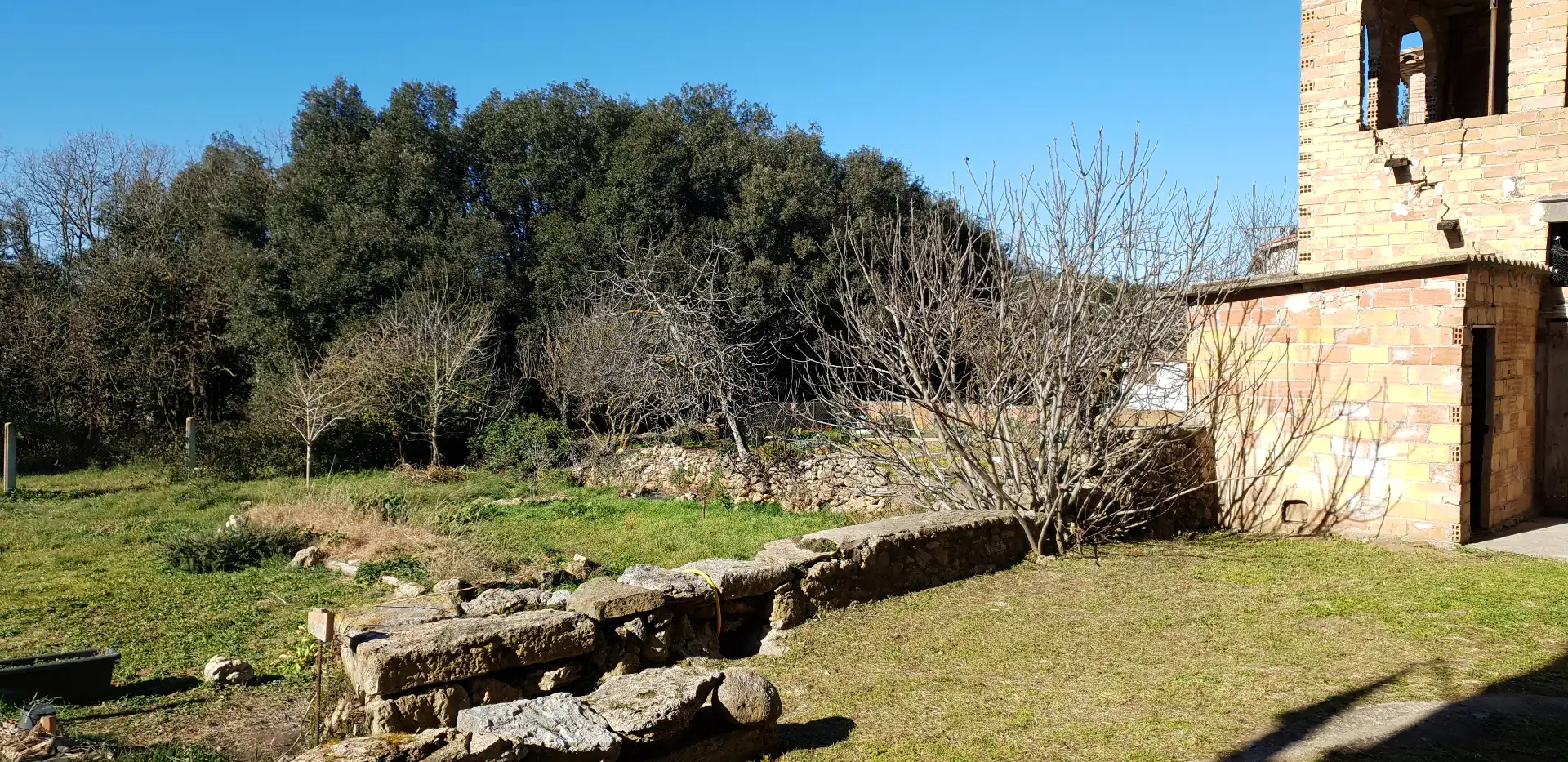 Country house with garden for sale in Serinyà