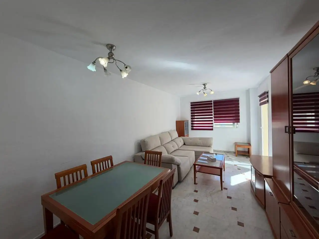 Sala de estar de Ático de alquiler en Rincón de la Victoria con Terraza, Amueblado y Piscina comunitaria
