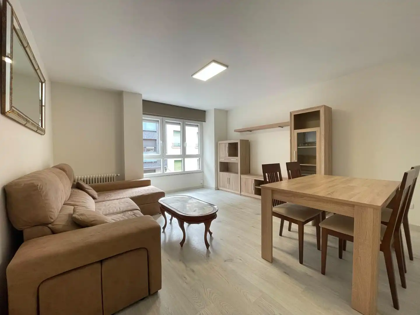 Sala de estar de Apartamento de alquiler en Ponferrada con Calefacción, Terraza y Trastero