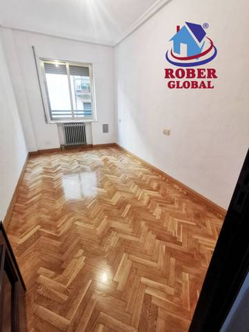 Piso en Alquiler en Garrido Sur