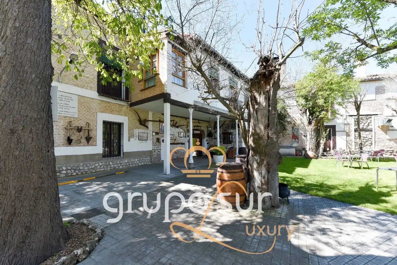 Country homes for sale in Olmedo  with Heating, Private garden and Parquet flooring