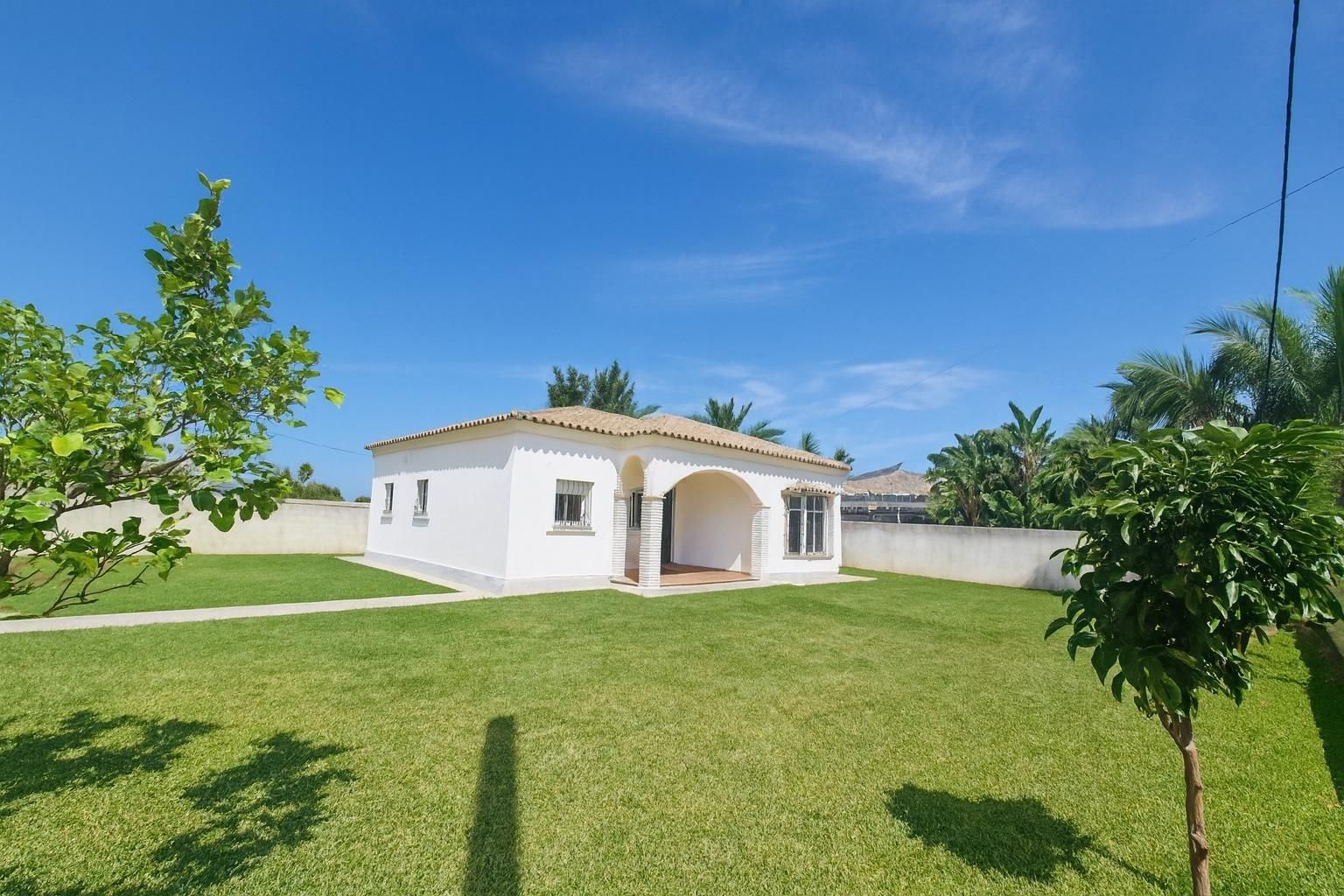 Exterior view of House or chalet for sale in Chiclana de la Frontera  with Private garden