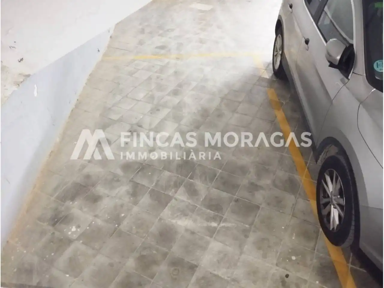 Aparcament de Garatge en venda en Sant Cugat del Vallès amb Alarma
