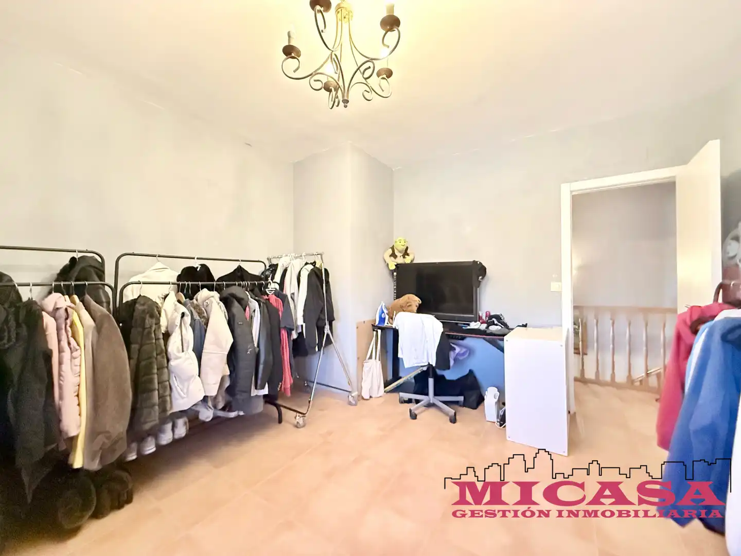 Habitación de Casa adosada en venta en Illescas con Aire acondicionado, Calefacción y Jardín privado